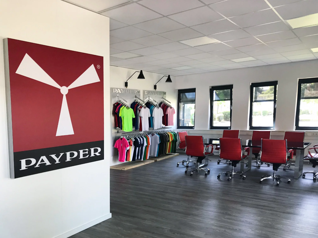 Custom interior construction for commercial spaces | ArtHOC Design GmbH