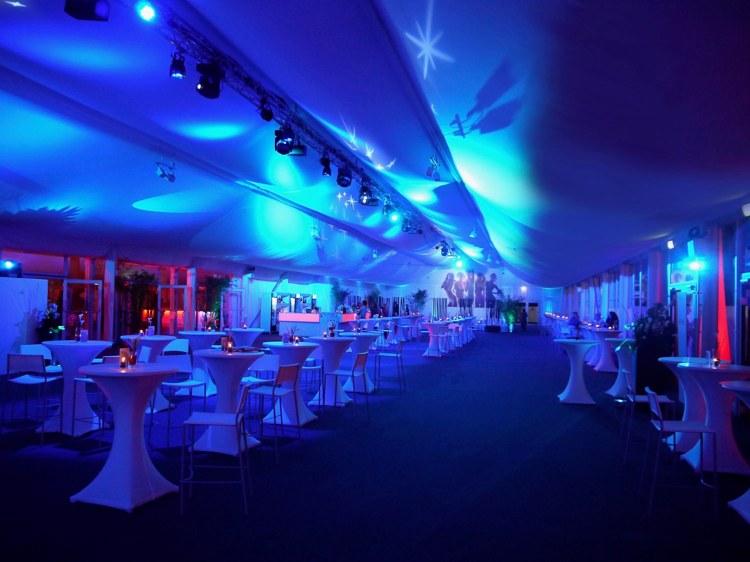Our business events are tailored concepts to strengthen your brand and excite your target audience.