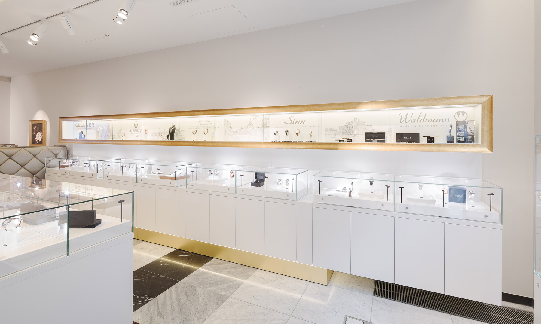 Custom Manufacturing. Store Construction. Shop-in-Shop. Trade Fair Construction.