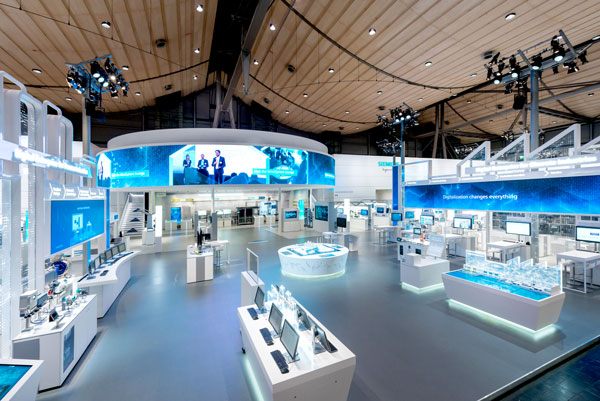 Our success story: We create extraordinary exhibition furniture thanks to digitalization