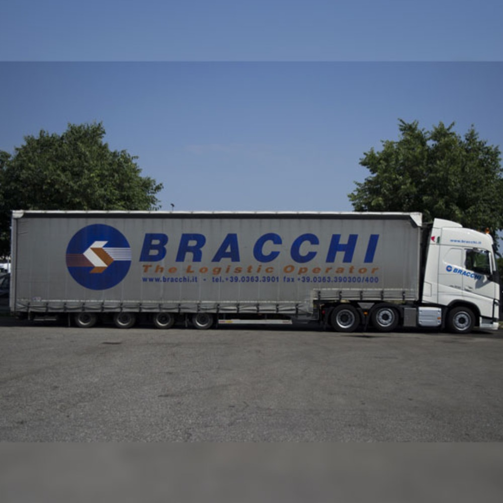 Transport services with an eco-friendly fleet