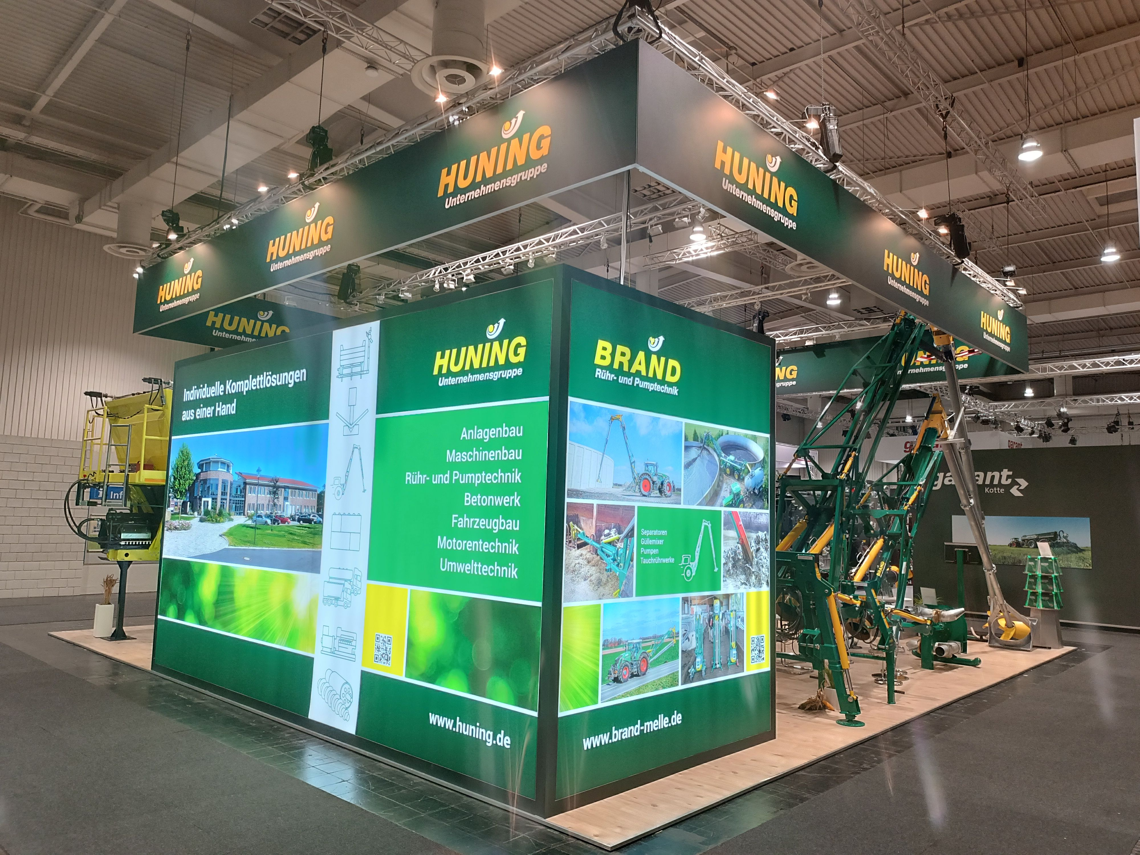 Custom trade show booth with tailored design, 3D planning & flexible logistics for your brand presence