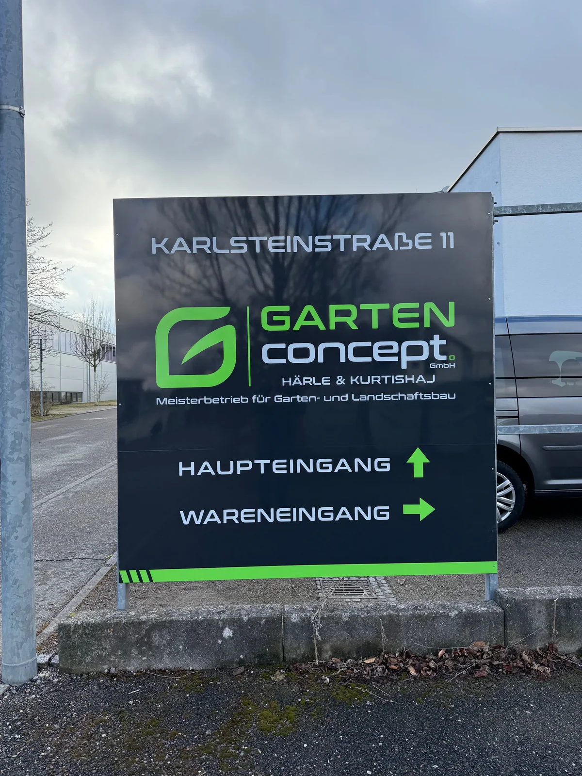 Signs with PVC, ALU, and magnetic options