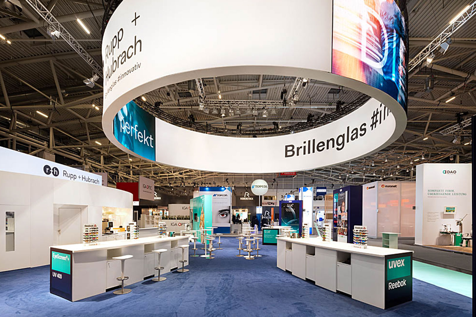 Exhibition stand design with a 360-degree concept