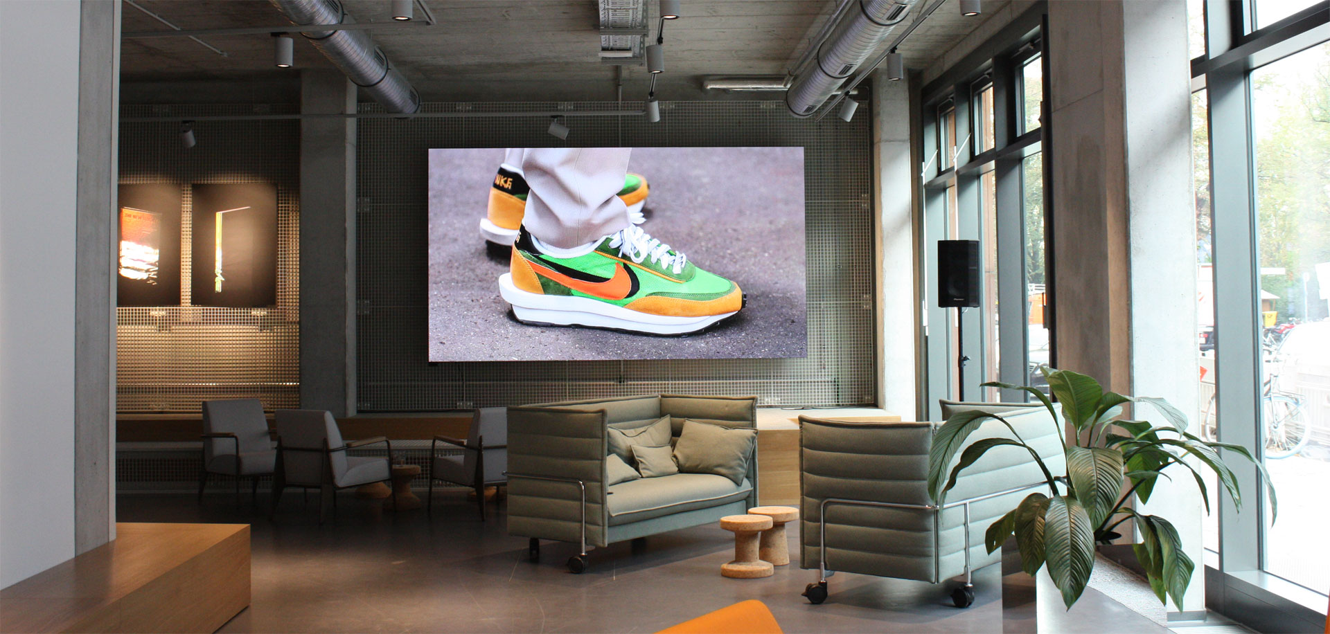 LED Wall Installations & Video Walls – Planning, Integration & Service for Indoor & Corporate | PIK AG